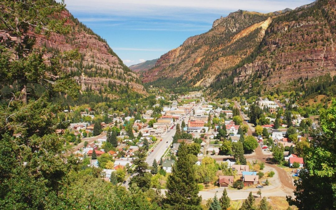 Ouray vs Silverton: Which Mountain Town Is Better for Off-Roading?