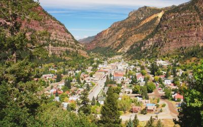 Ouray vs Silverton: Which Mountain Town Is Better for Off-Roading?